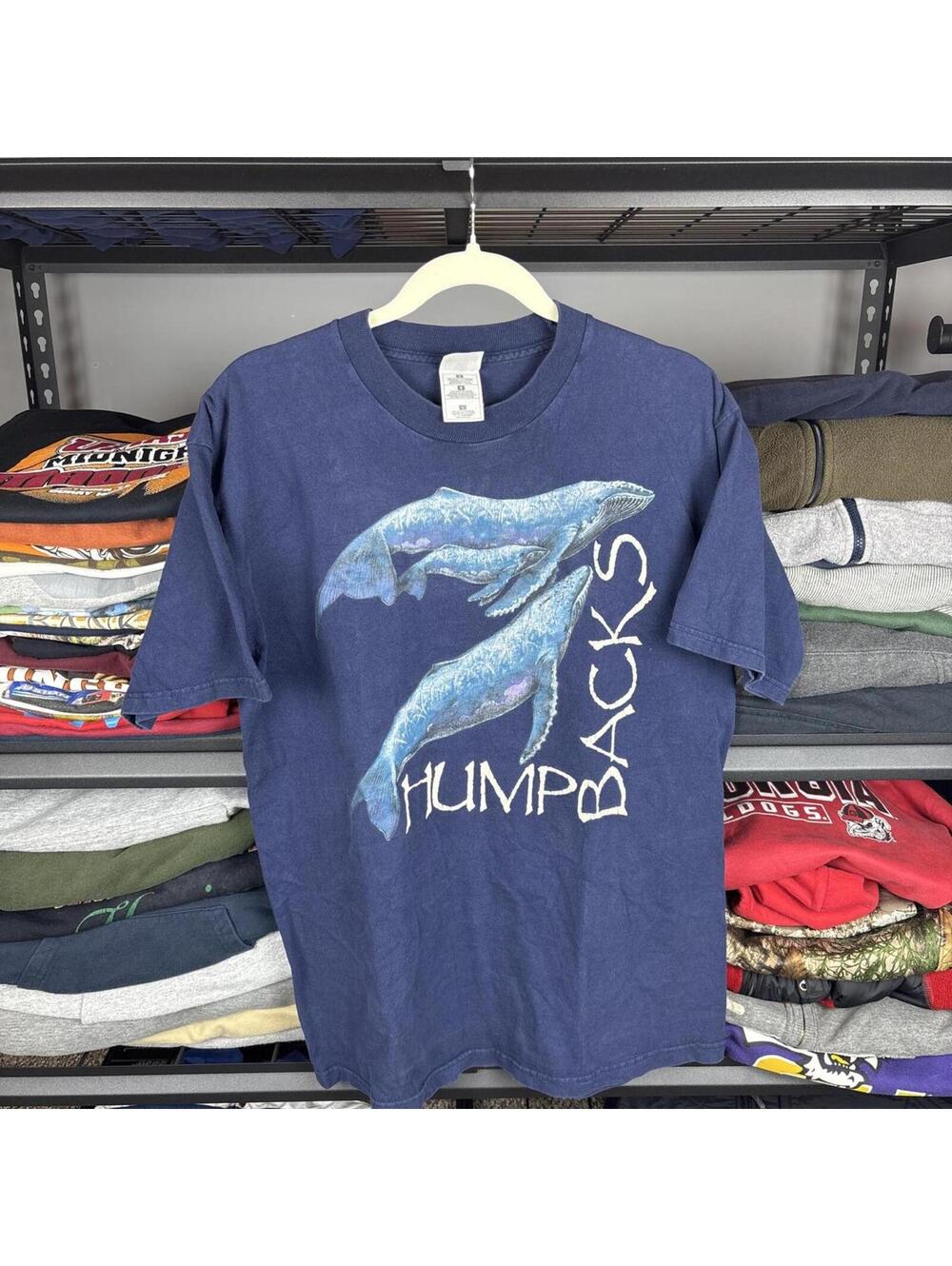 Vintage 90s Humpback Whales Nature Graphic T-Shirt Navy Blue Fruit of Loom L